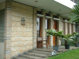 rumah-batu-palimanan-2