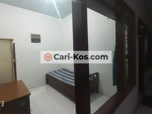 Kost Putri Bu Inna Oetami
