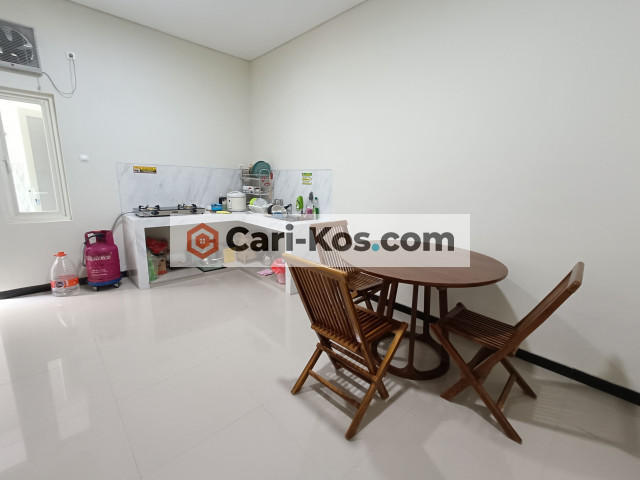 Kos Putri Dekat Kampus UPN. Bersih, Aman & Nyaman.