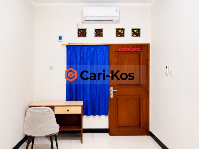 The Retro Residence Khusus Pria