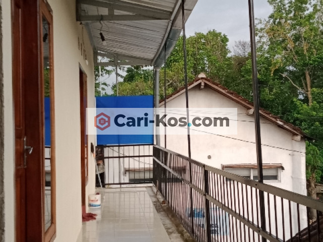 pasilitas kamar mandi dalam kasur bantal kursi dapur mini listrik jemuran di atas