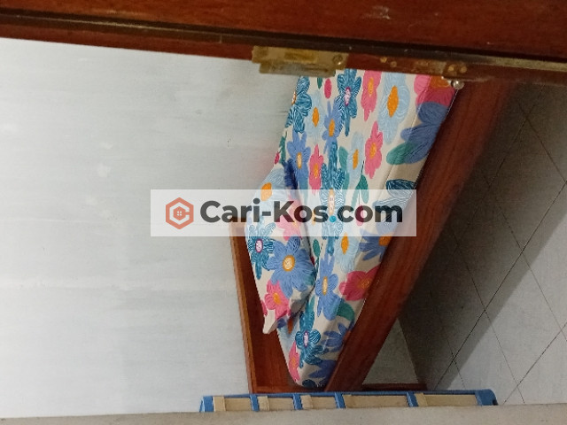 KOS PUTRI Strategis Tenang Nyaman Lokasi dekat Kampus UNESA Ketintang, IT Telkom Ketintang