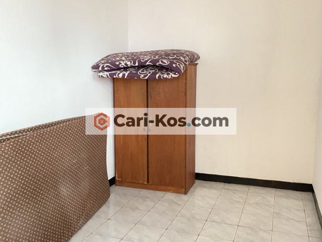 THE RETRO RESIDENCE KOST PUTRA AC