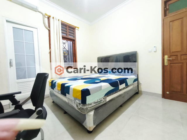 KOST KEMANGGISAN DEKAT KOMPLEK PAJAK UKRIDA MALL TAMAN ANGGREK DAN MALL CENTRAL PARK